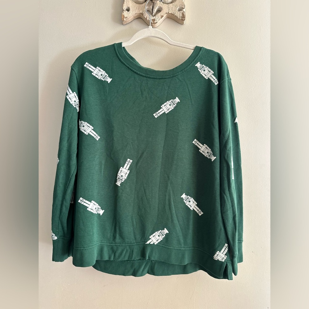 Christmas green nutcracker sweatshirt size Medium
